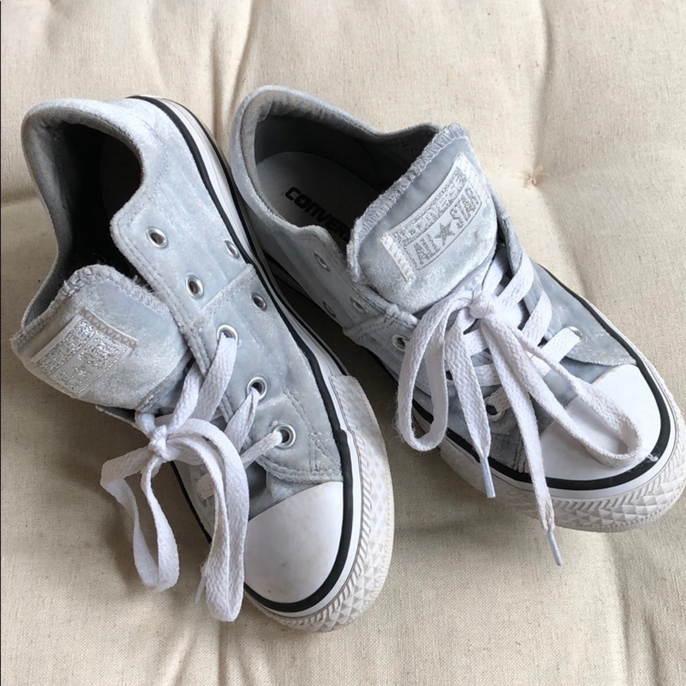 Girls Velvet Converse Allstar size 1 youth